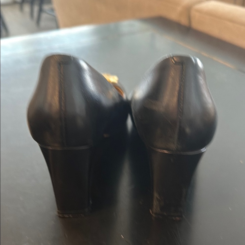Tory Burch Inspired Black Leather Heels with Gold Logo Accent - Picture 3 of 3